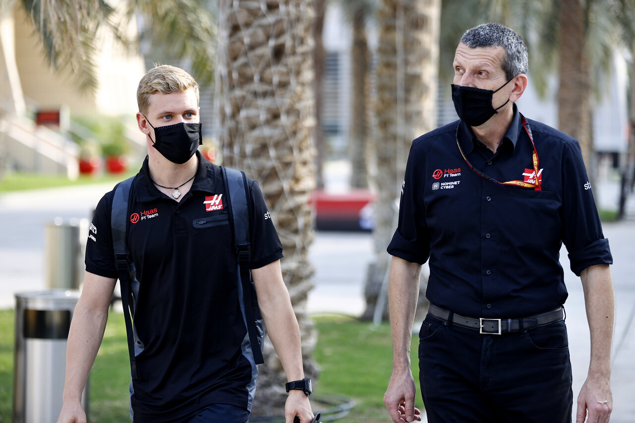 Mick_Schumacherand_Guenther_Steiner 2020 Sakhir GP